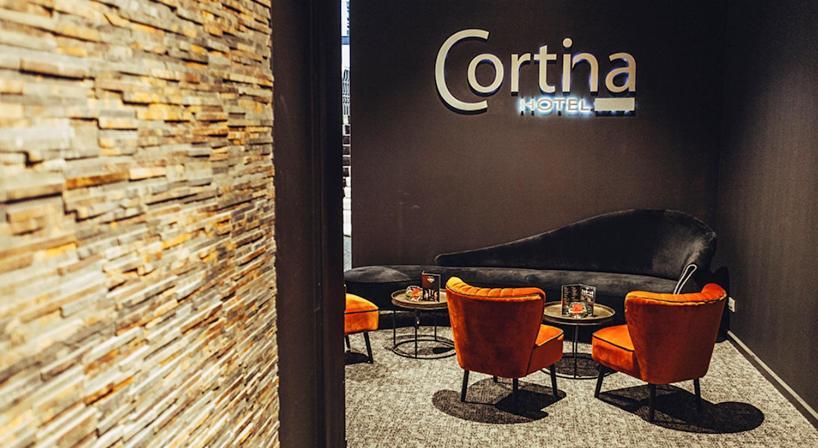 Hotel Cortina เวเวลเคม ภายนอก รูปภาพ